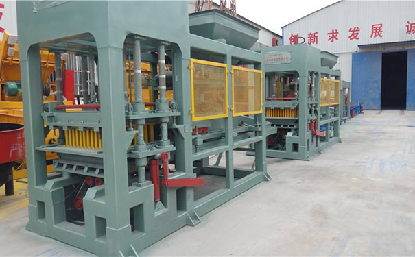 靜壓磚機(jī)